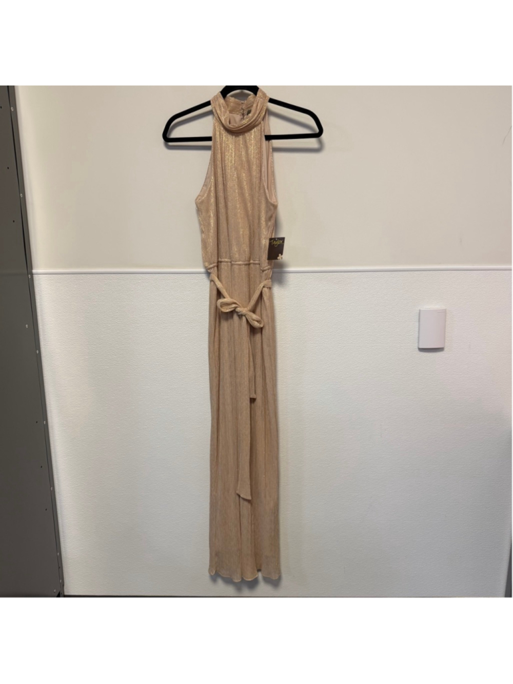 Women's Taylor Gold Shimmer Halter Neck Maxi Dress Size 10 New NWT Formal